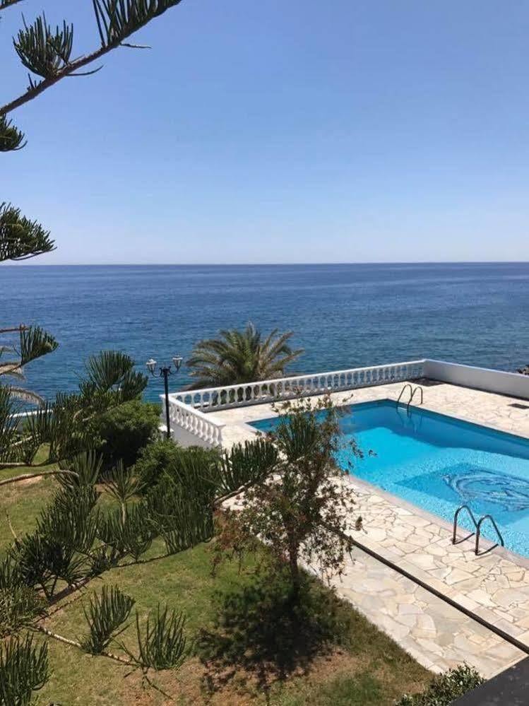 Cypriana Apartments Makrýgialos Eksteriør billede