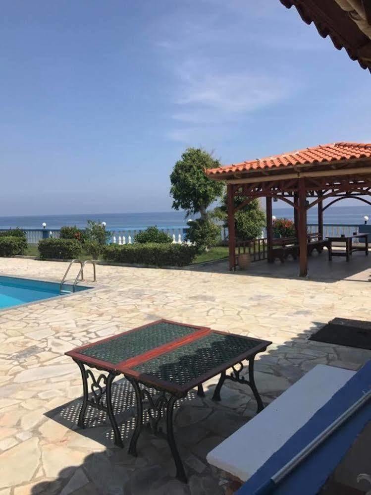 Cypriana Apartments Makrýgialos Eksteriør billede
